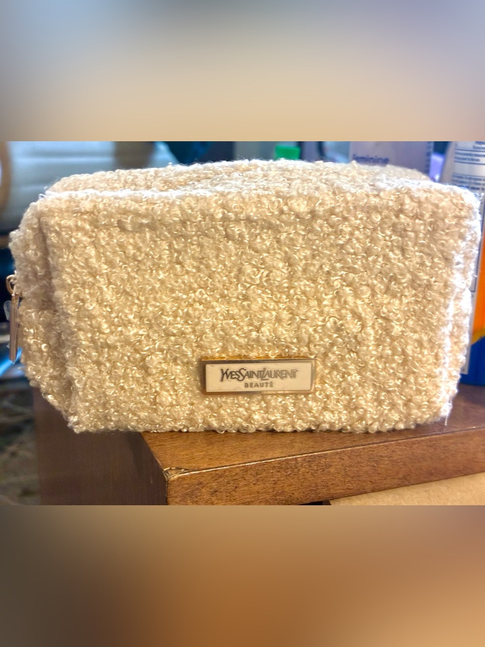 Yves Saint Laurent Cream Bouclé Small Trousseau Case with Stunning Gold Logo - Picture 3 of 13